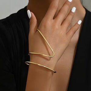 NEW Elegant Gold-Tone Women's Bracelet. Unique Bracelet ⚜️ A5-165